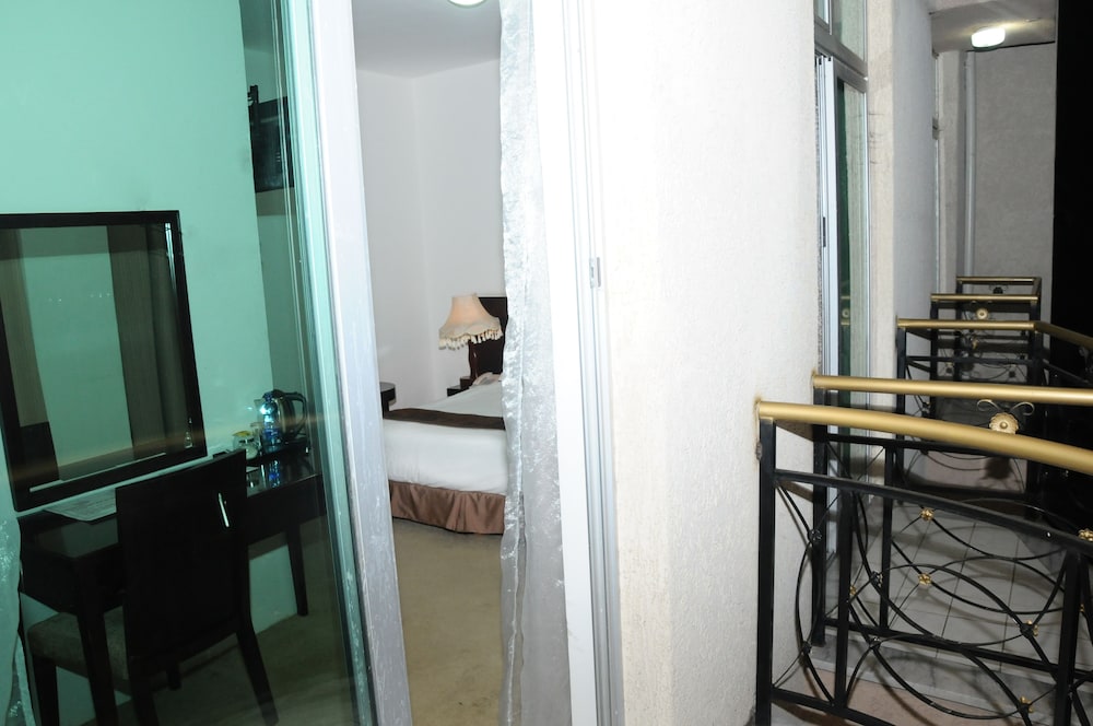 Ag Palace Hotel 9/56