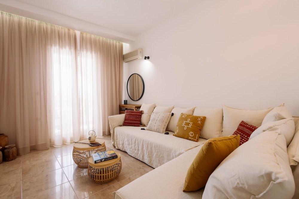 Ariadne Hotel 16/74