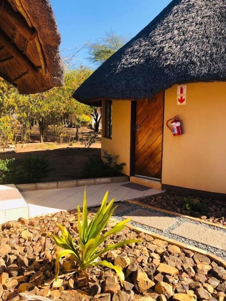 Nkanga Hotel 39/43