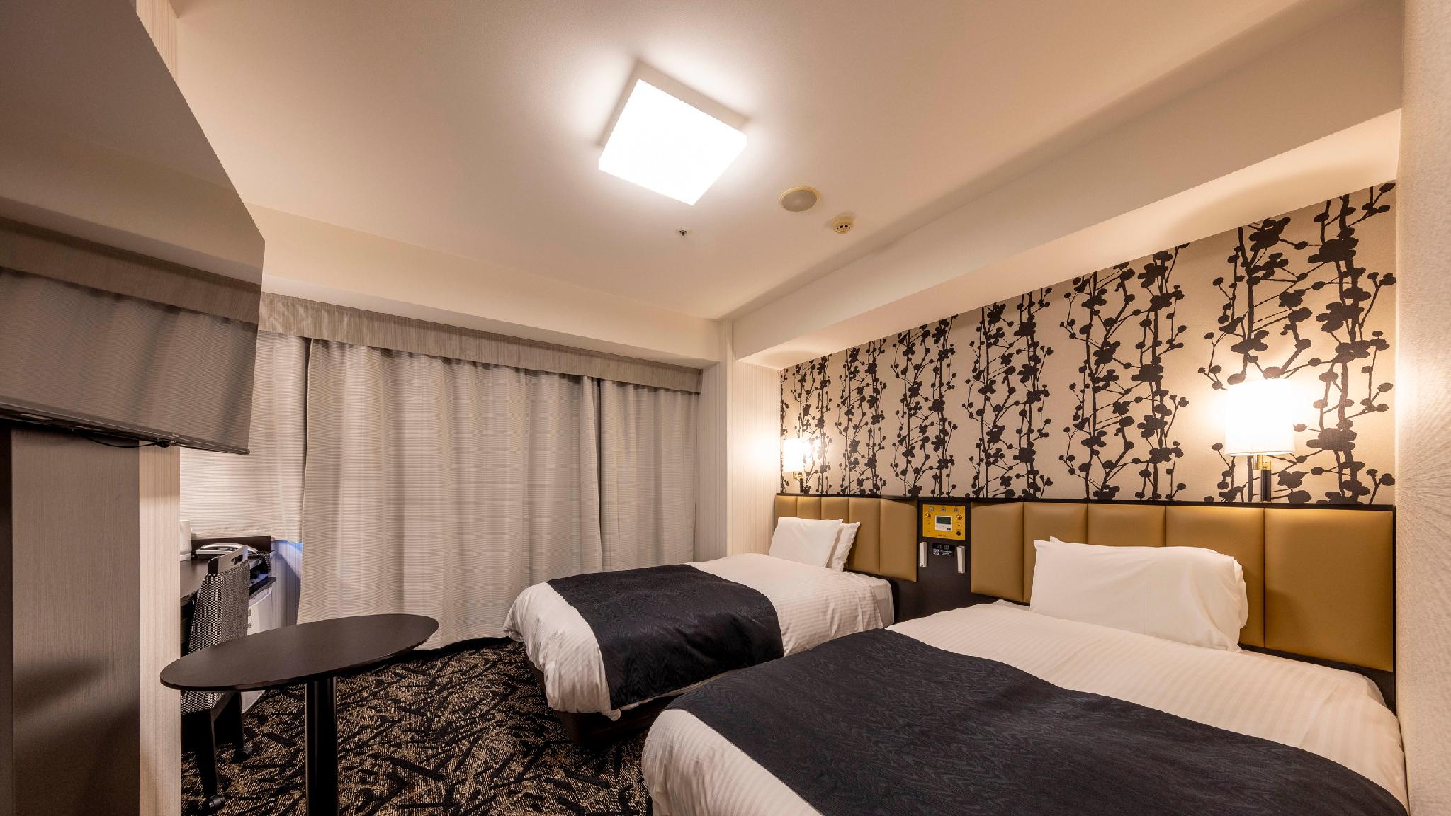 Room, Single, Twin Beds