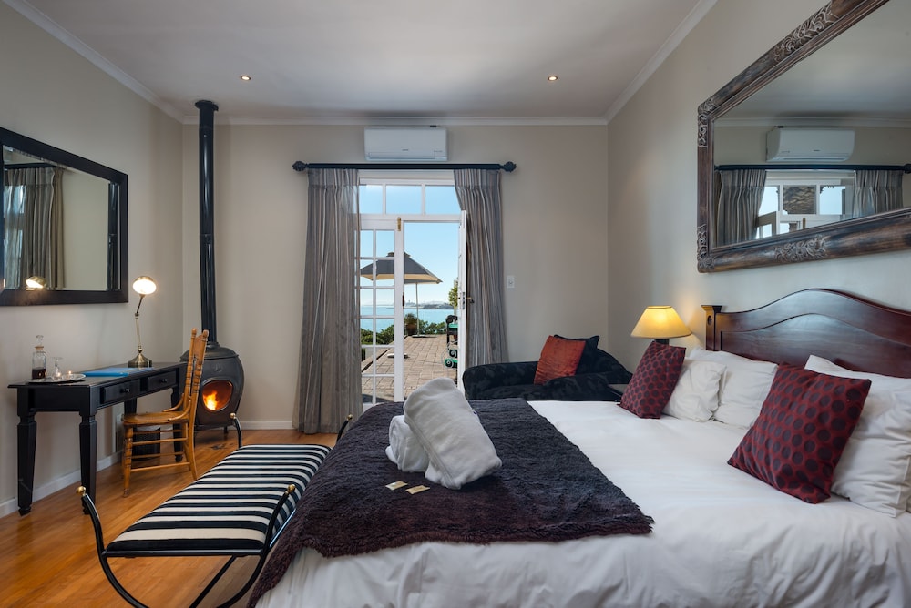 Manor On The Bay 8/50
