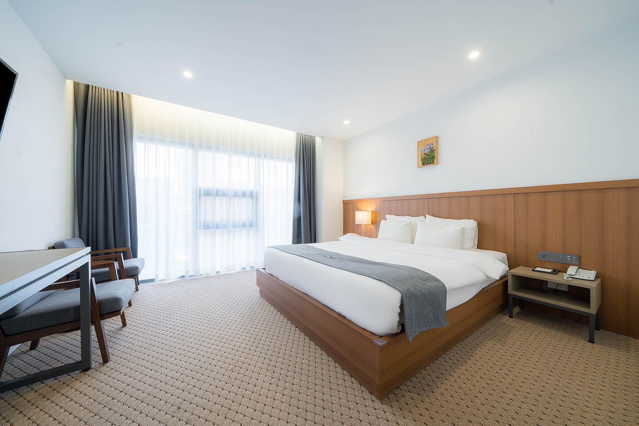 Room Assigned on Arrival, Single Bed