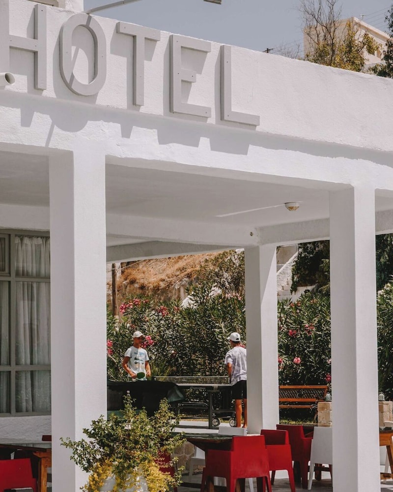 Lagada Beach Hotel 3/65