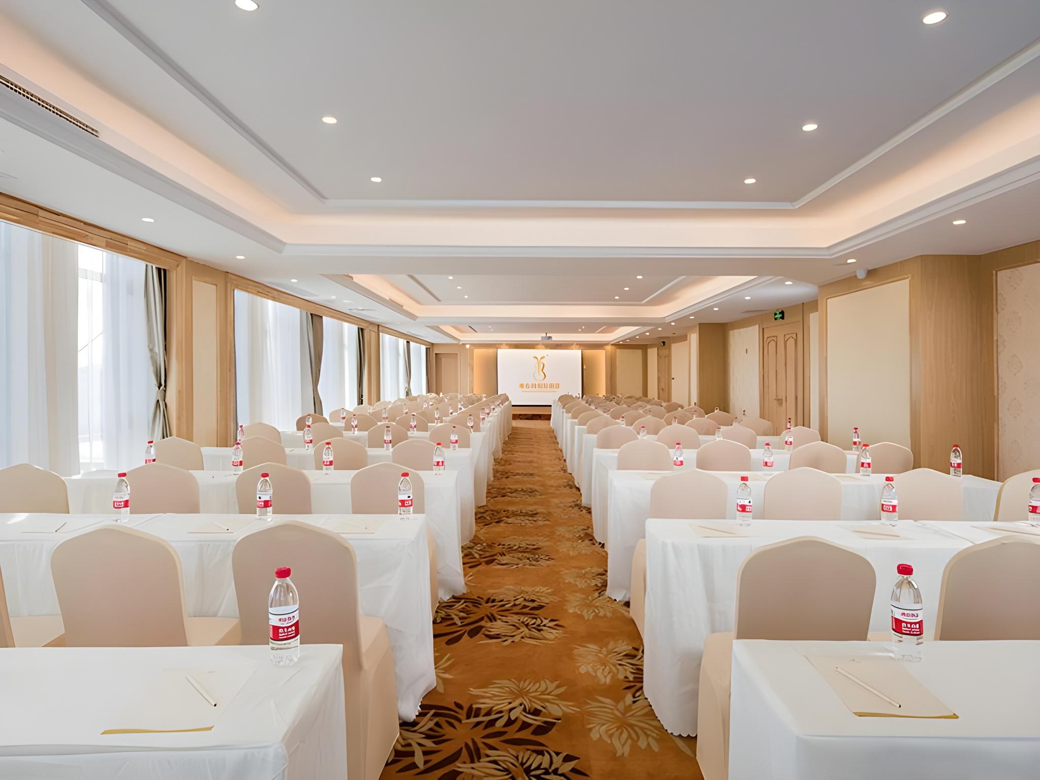 Vienna International Hotel (Wenzhou Airport) 30/31