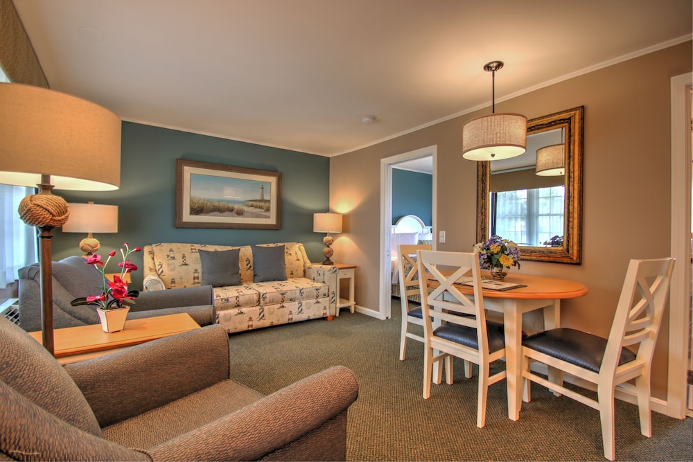 Colonial Acres Resort 30/53