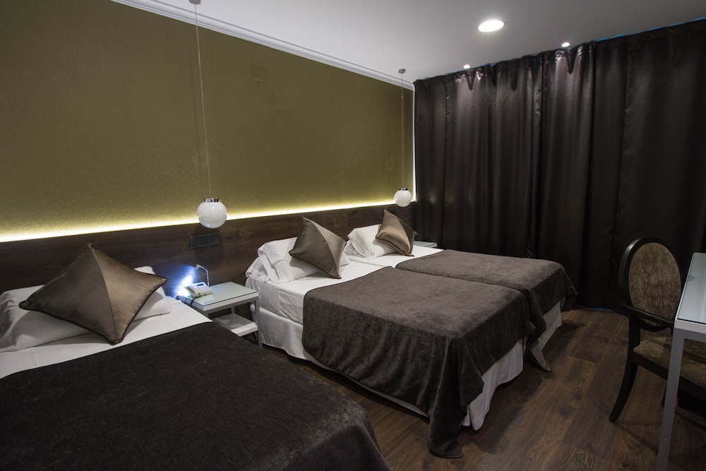 Hotel Moderno BCN 35/70