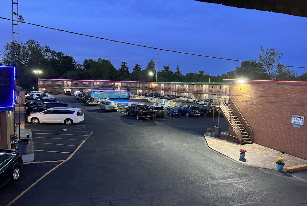 Wolf Inn Hotel 43/50