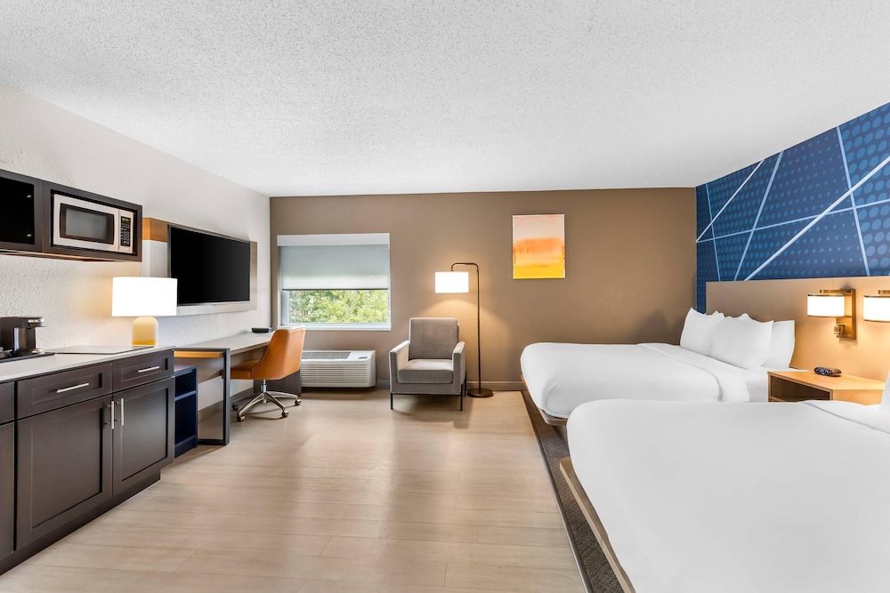 Upgrade, Efficiency, 2 Queen Beds