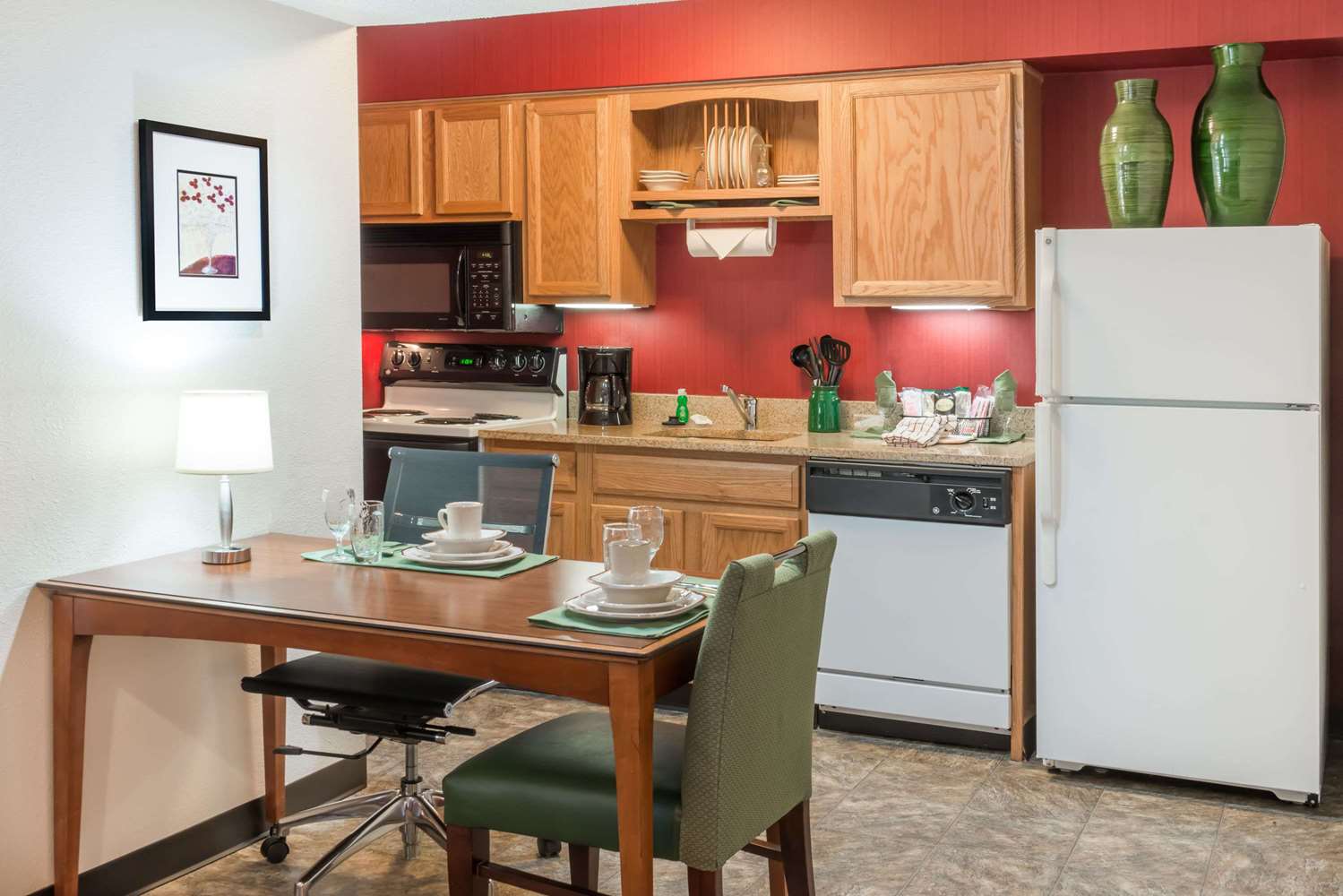 Craigshire Suites St Louis Westport Plaza 32/40