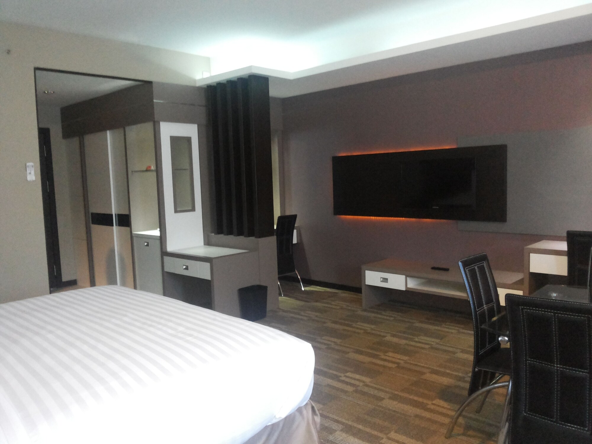 جناح تنفيذي بسرير مزدوج، OYO 1178 Plaza Hotel Tanjung Pinang 2/3