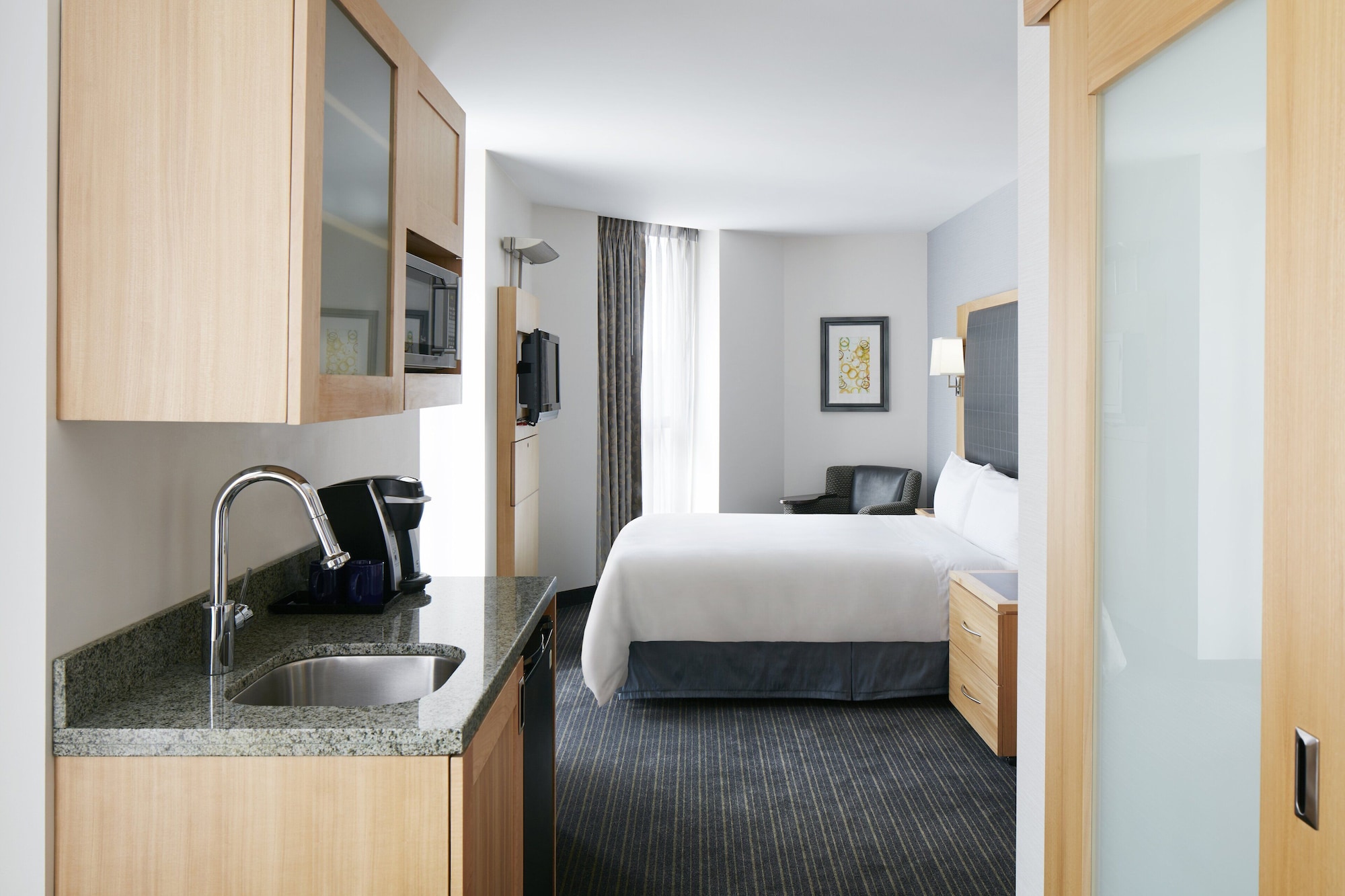 غرفة سوبيريور بسرير كوين، World Center Hotel 4/6