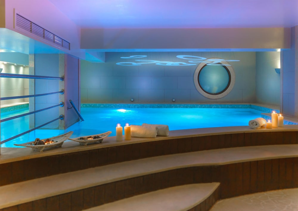 Cosmopolitan Hotel And Spa 24/50