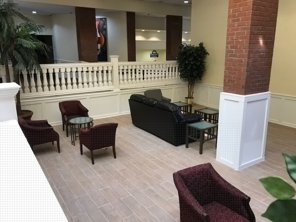 Days Inn Suites Tallahassee Conference Center I 10 Hotel 40/57