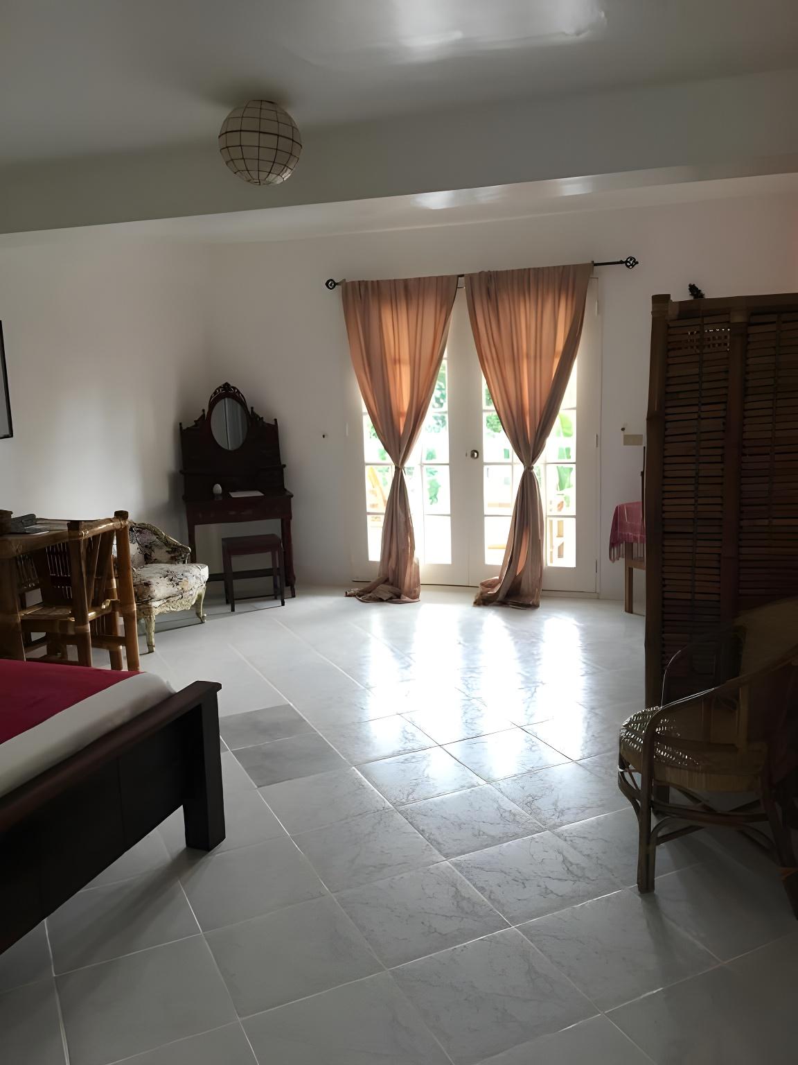 Almafada Villa 2/18