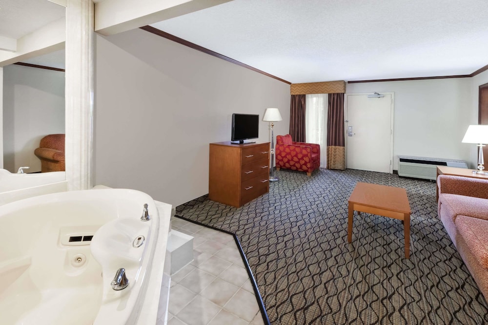 Red Roof Inn Auburn Hills 21/39
