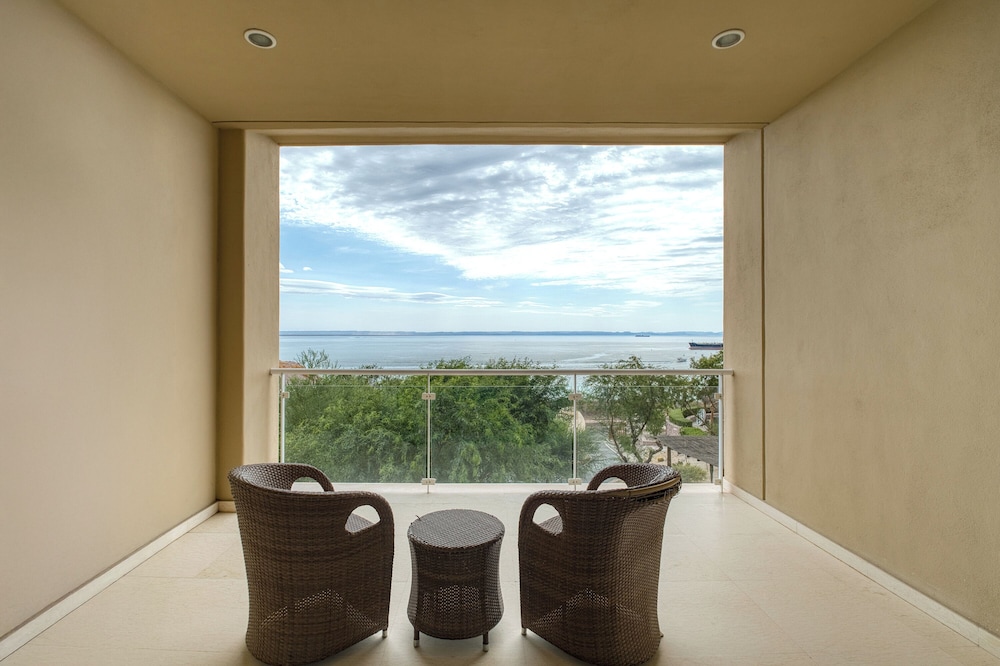 Puerta Cortes Residences 21/48