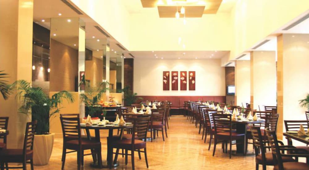 The Retreat Hotel And Convention Centre 36/50
