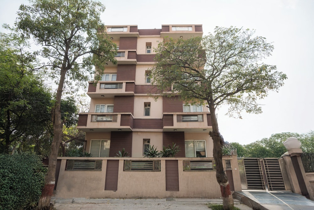 Ahuja Residency Sector 44 Noida 3/39