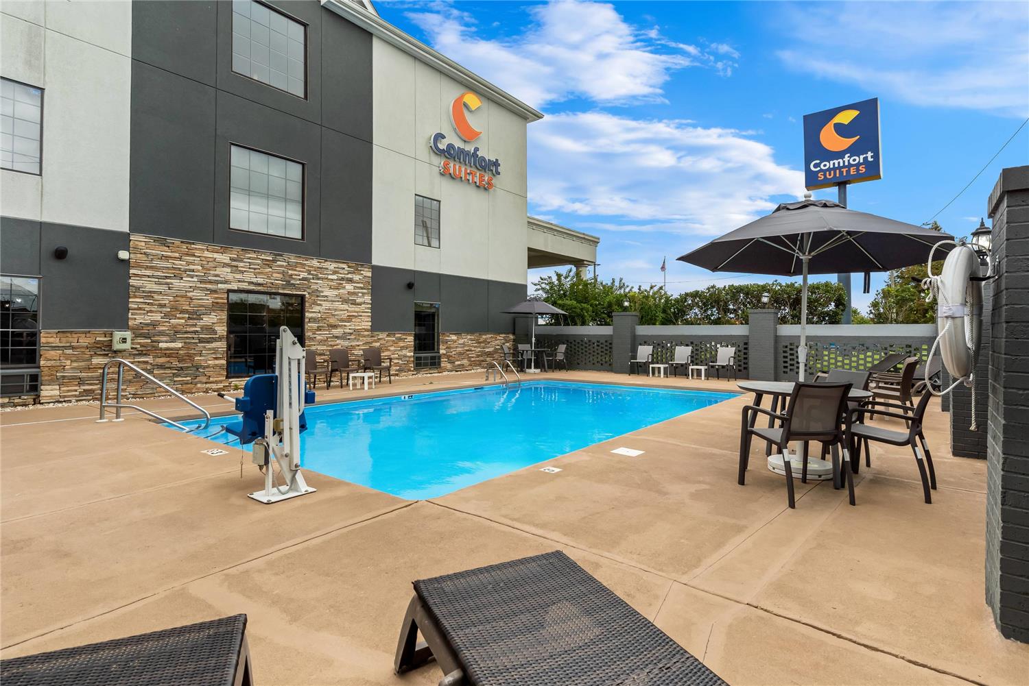 Comfort Suites Near Camp Lejeune 37/39