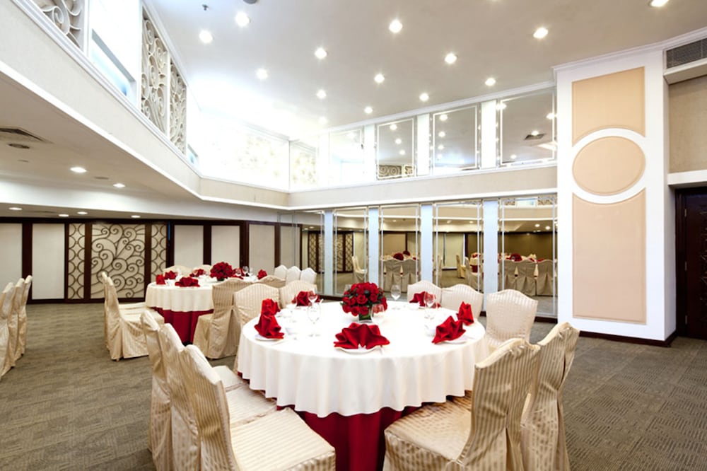 Rosedale Hotel And Suites 31/38