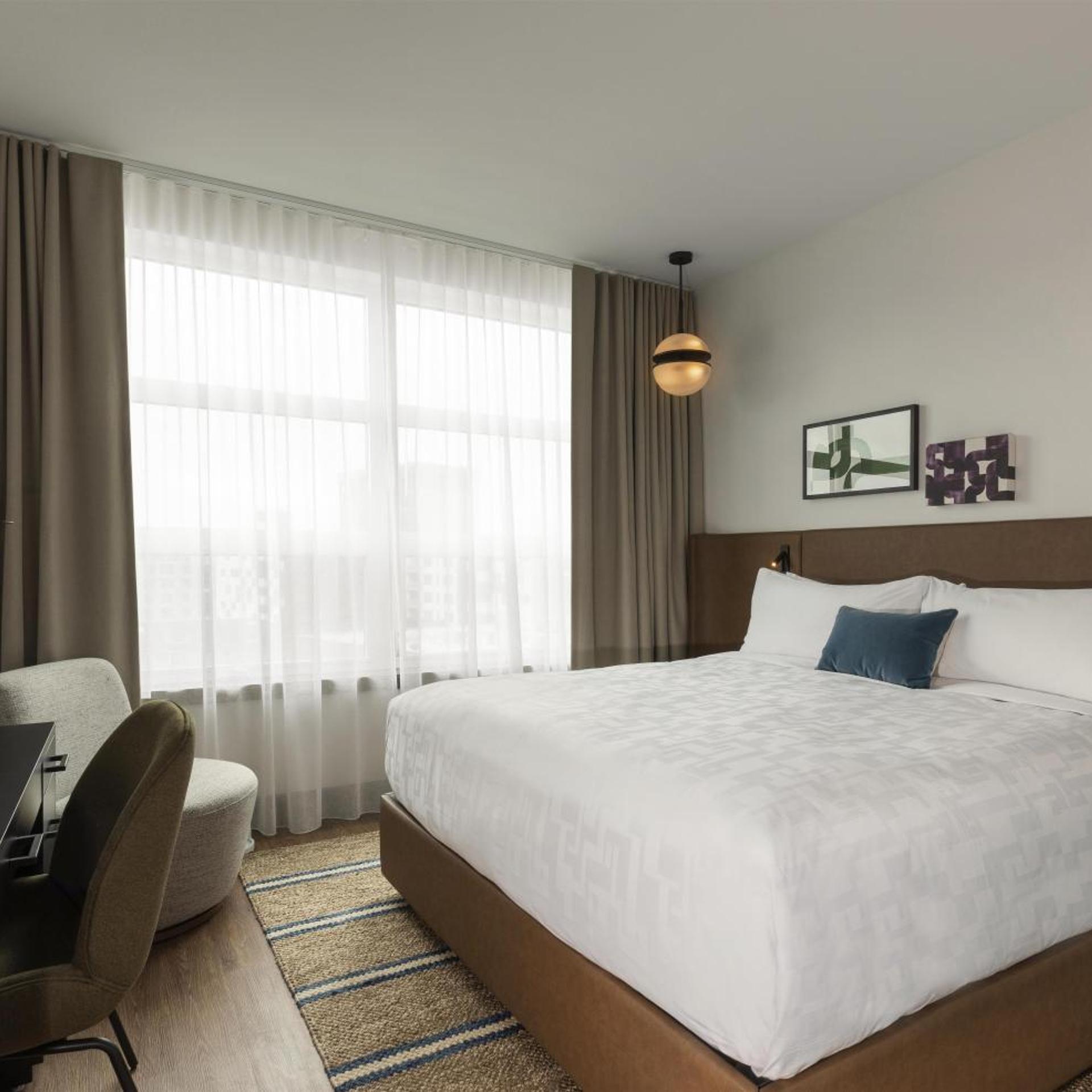 Urban, King Bed, Bathtub, Accessible, Kissel Uptown Oakland, in the Unbound Collection by Hyatt 2/7