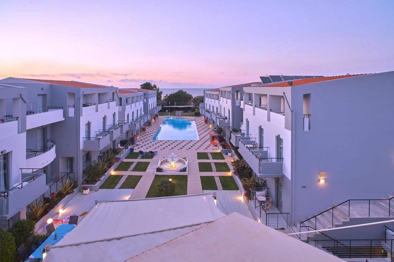 Sunrise Village Hotel 21/36