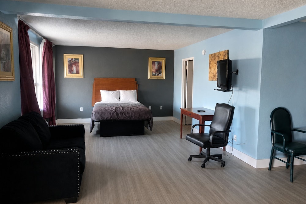 Blue Way Inn Suites Wichita East 27/37
