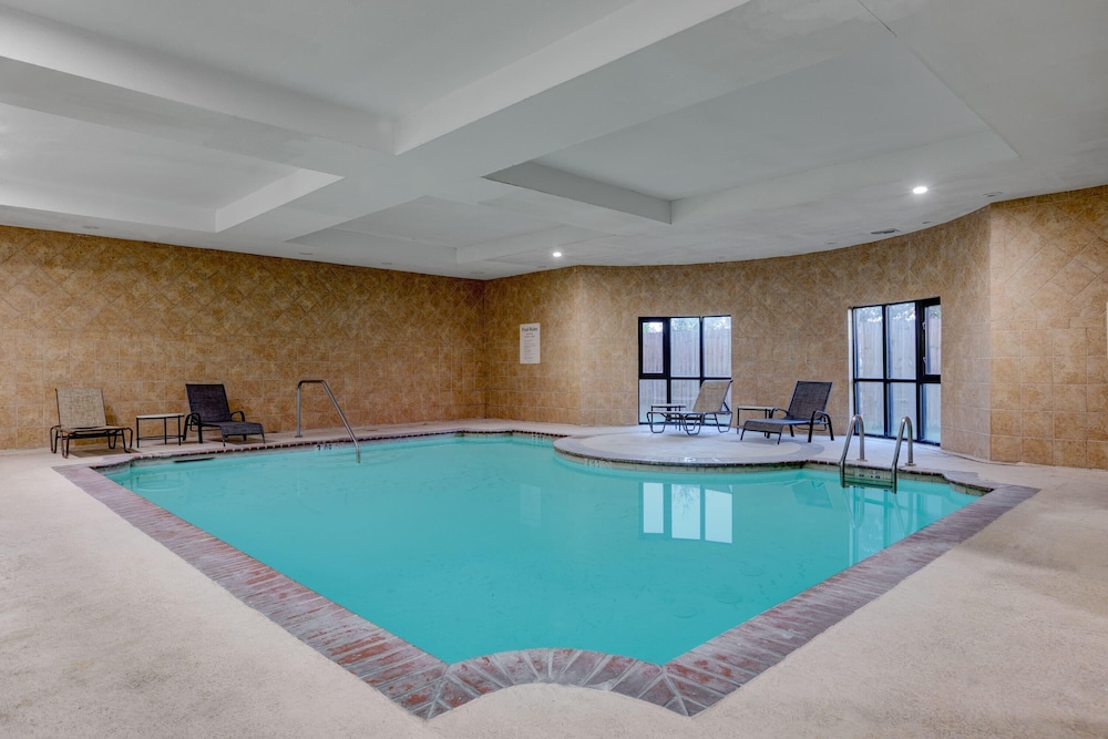 Wyndham Lake Charles 22/49
