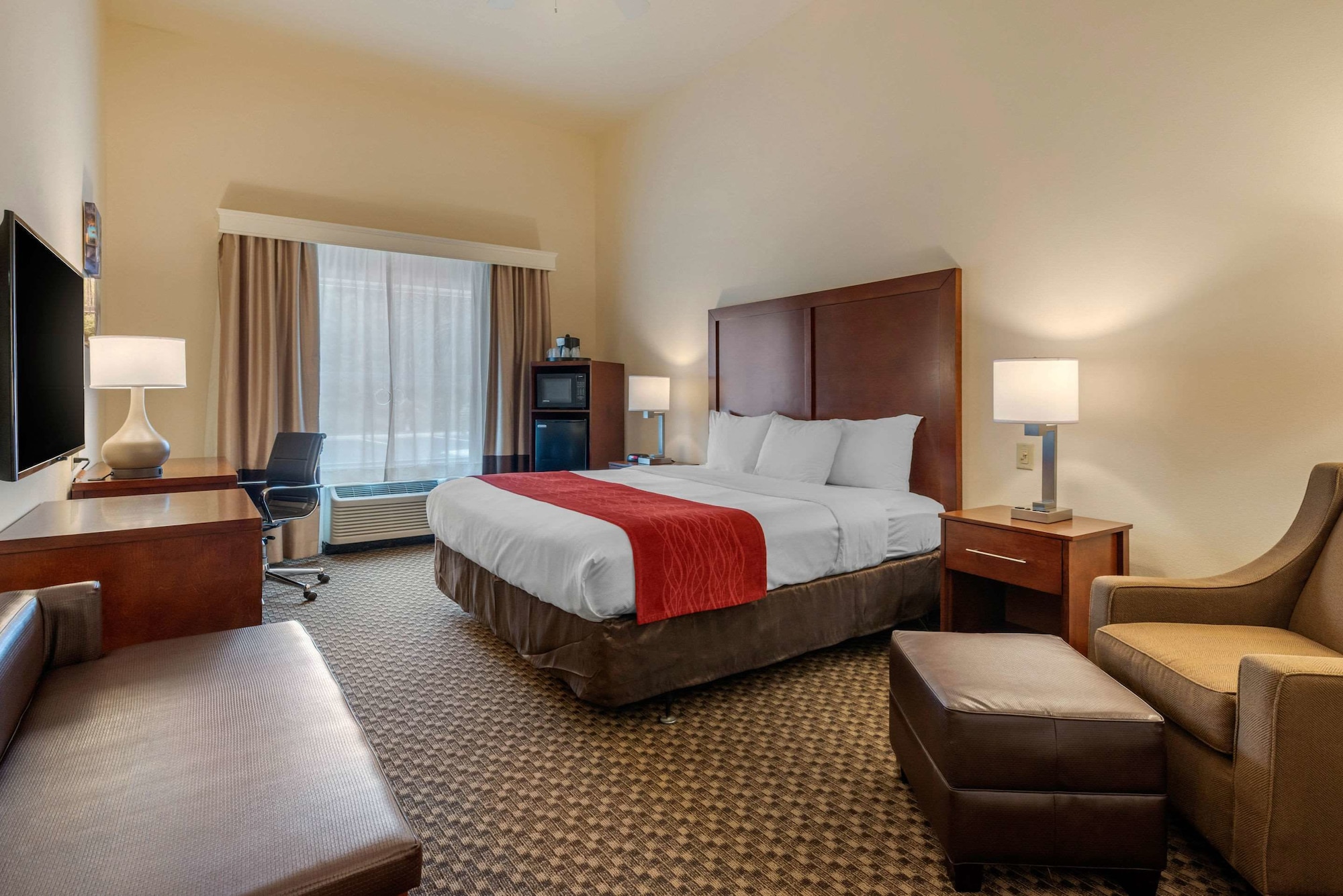 ROOM, KING BED, ACCESSIBLE