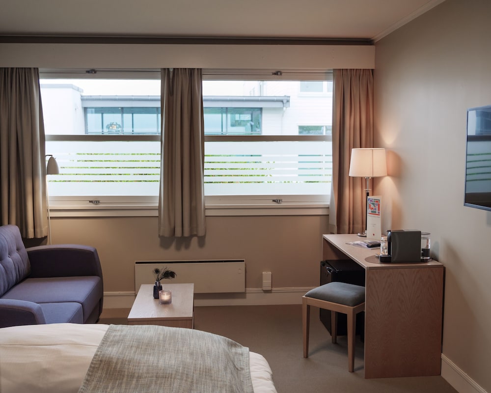 Strand Hotel Fevik 49/80