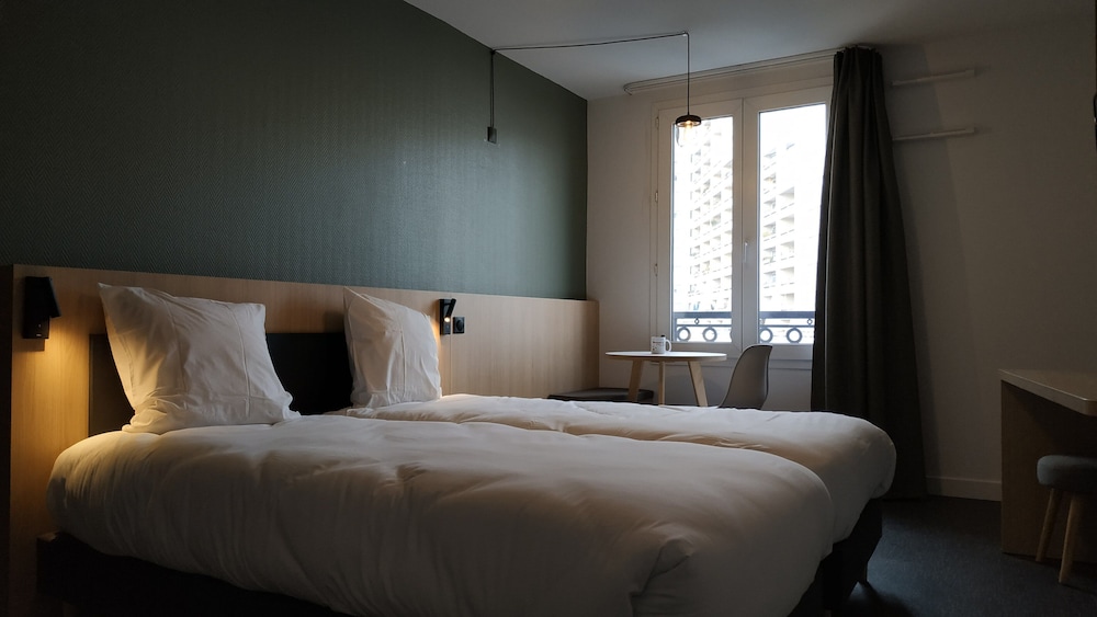COMFORT, STUDIO, TWIN BEDS