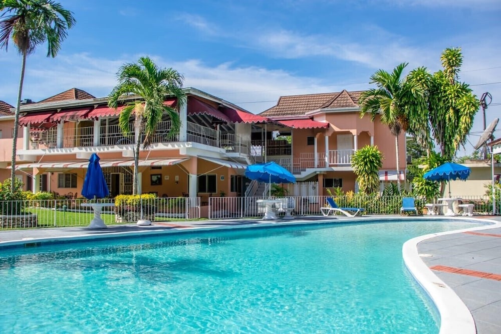Silver Creek Resort 4/50