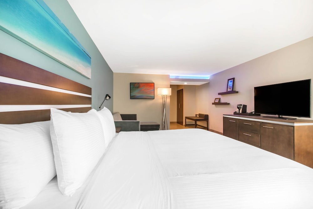 The Cove Hotel, Ascend Hotel Collection 33/67