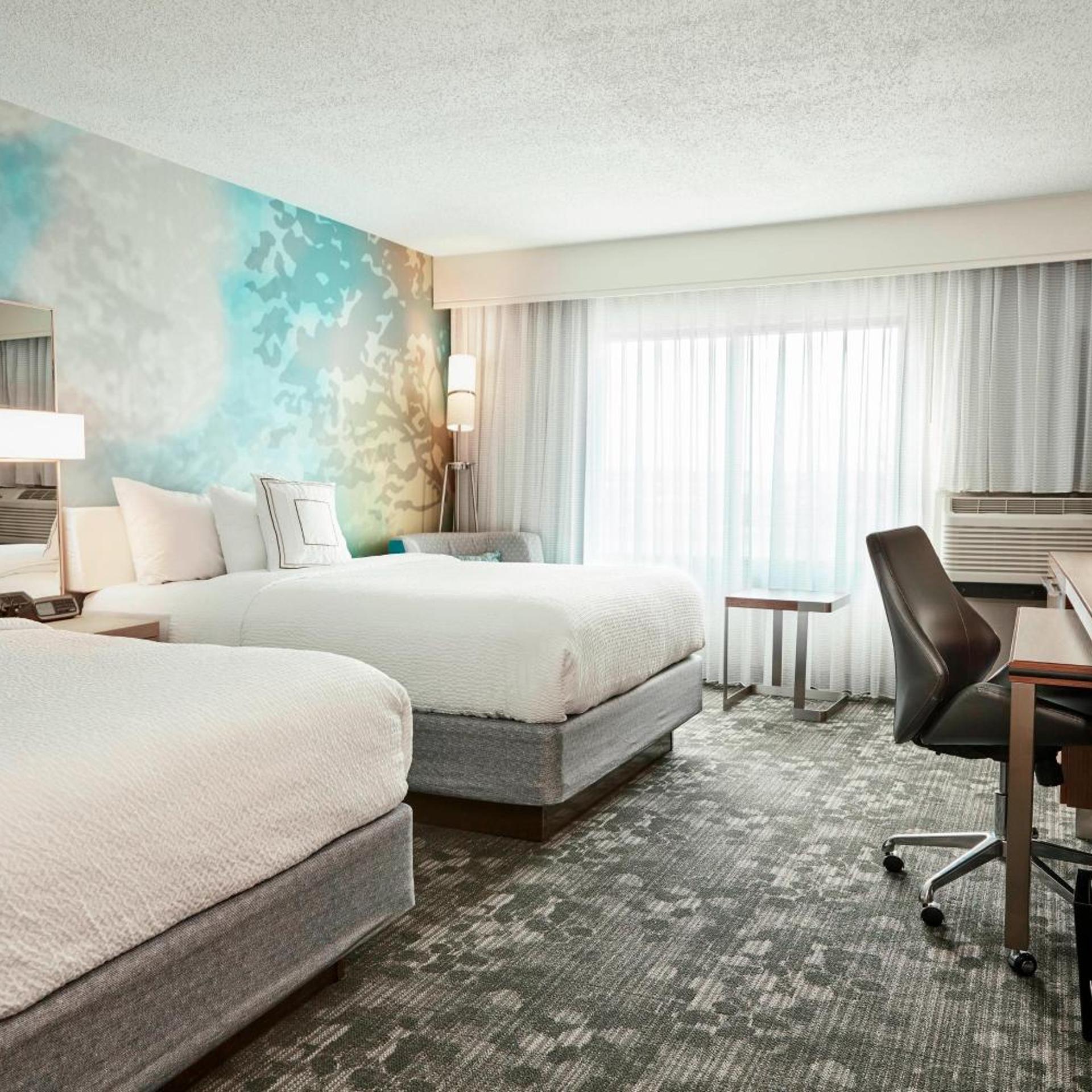 غرفة بسرير كوين لذوي الإعاقة، Courtyard Cincinnati Airport South Florence 2/4