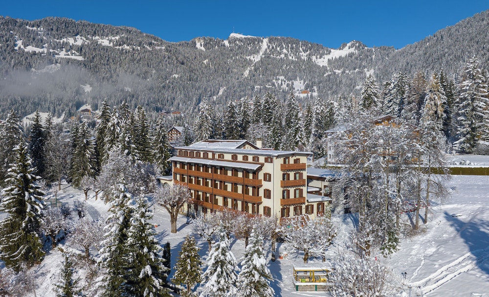 Villars Lodge 45/50