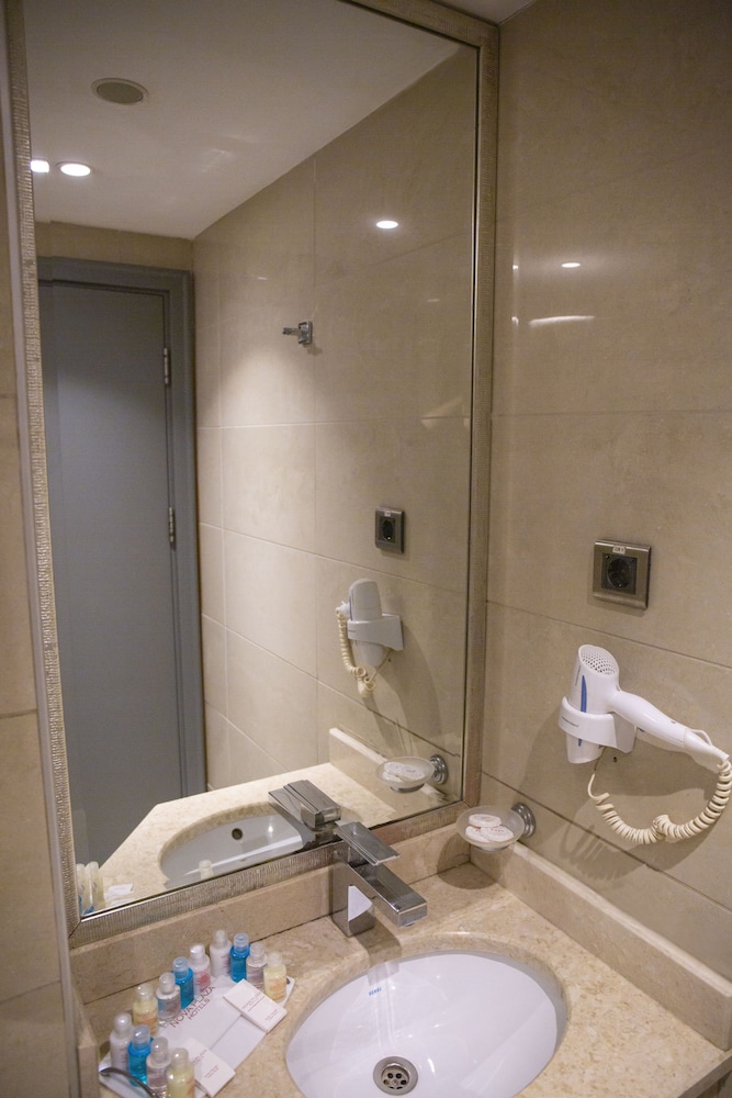 Mineo Park Hotel 48/58