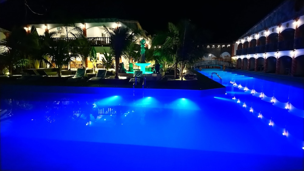 Roman Empire Panglao Boutique Hotel 5/50