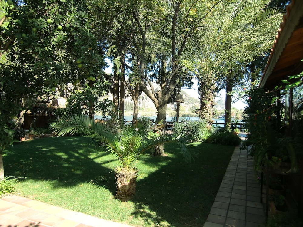 Hotel Happy Caretta 24/47