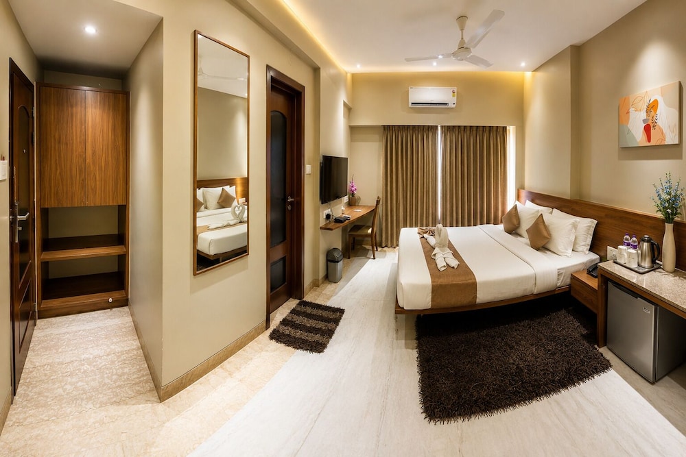 Hotel Ambience Excellency 17/45