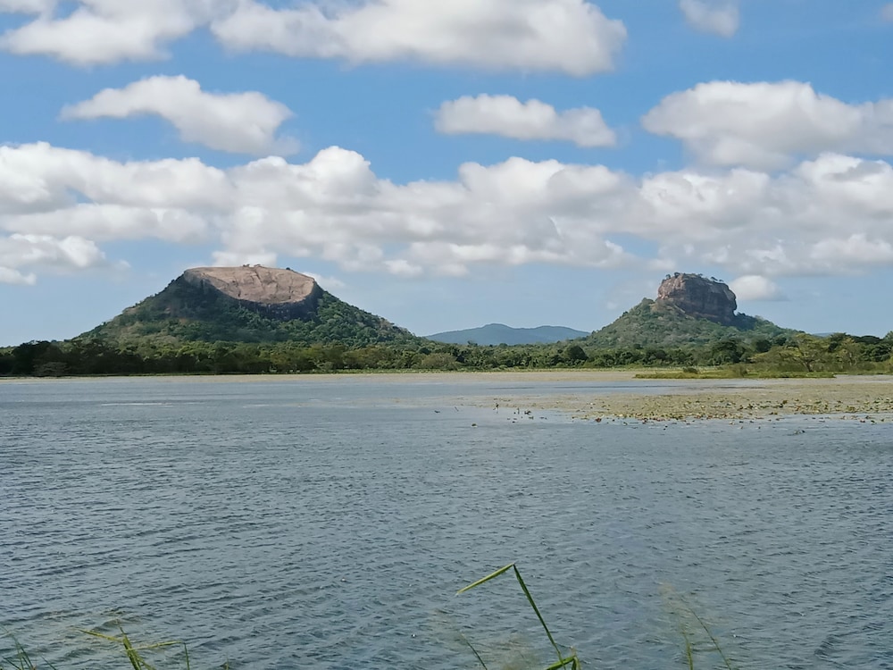 Sigiriya Rock Gate Resort 45/50