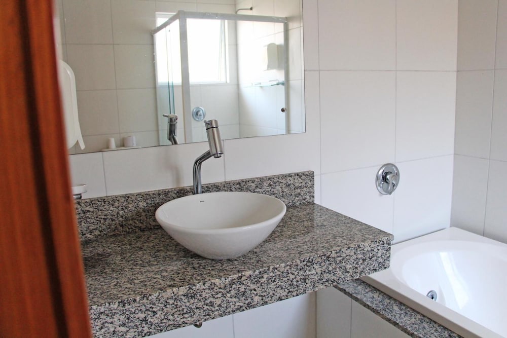 Soder Hotel 49/50