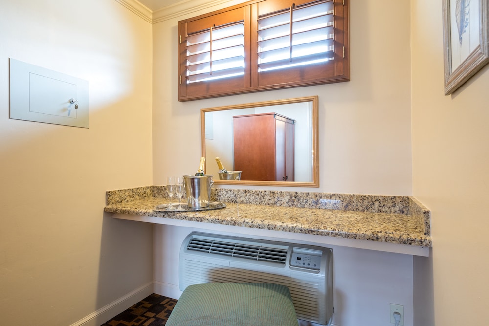 Brisas Del Mar Inn At The Beach 25/46