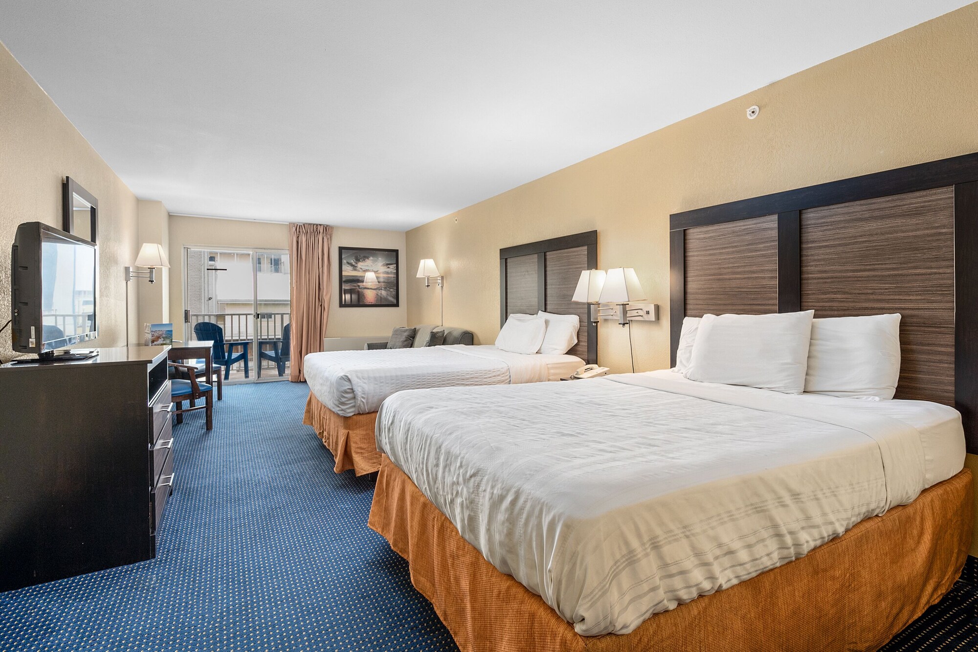 ROOM, PARTIAL SEA VIEW