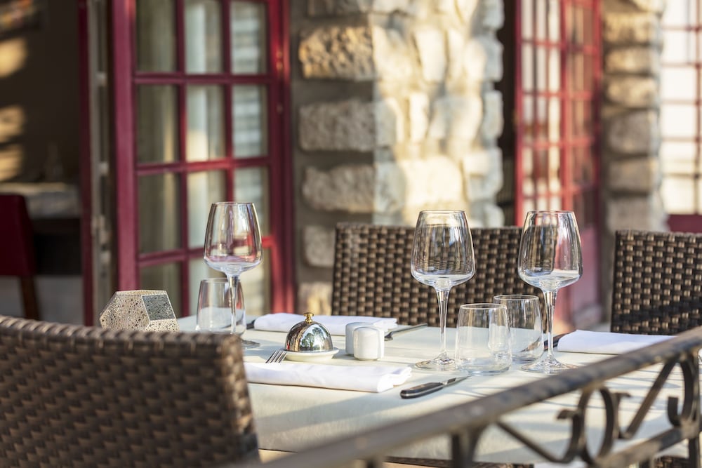 HOTEL LA CHAUMIERE 24/32