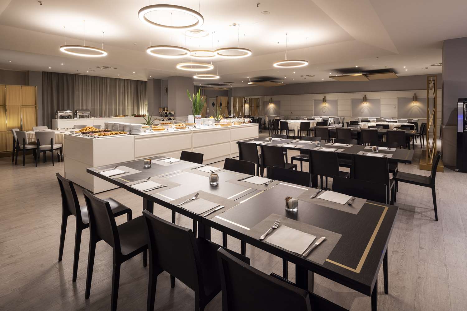 restaurant cafeteria