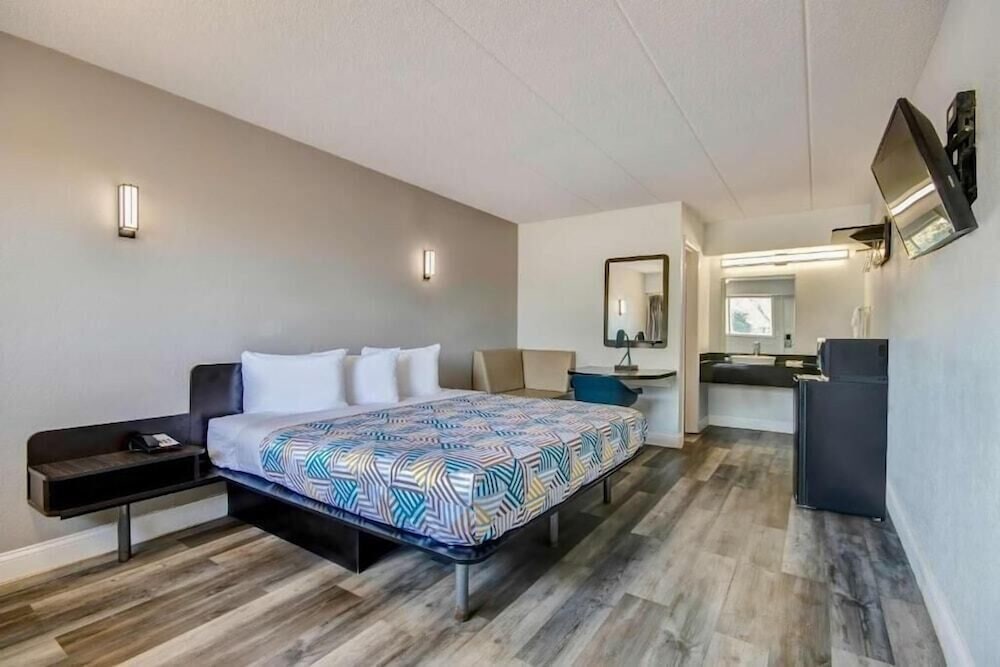 STANDARD, KING BED