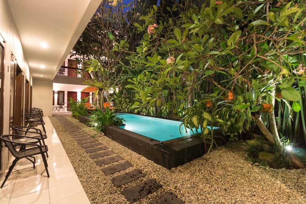 The Pavilion Kuta 36/43