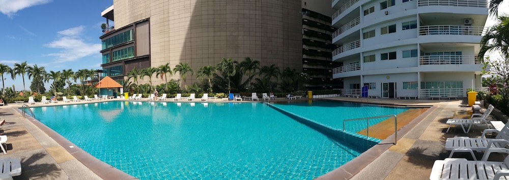 Vtsix Condo Rentals at View Talay 6 Pattaya 37/71