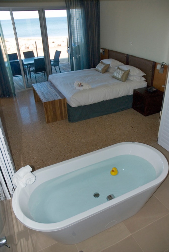 Mantarays Ningaloo Beach Resort 56/67