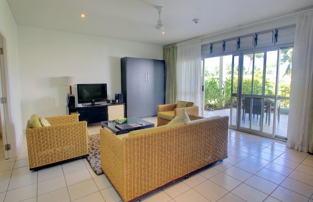 THE TERRACES APARTMENTS DENARAU 16/54